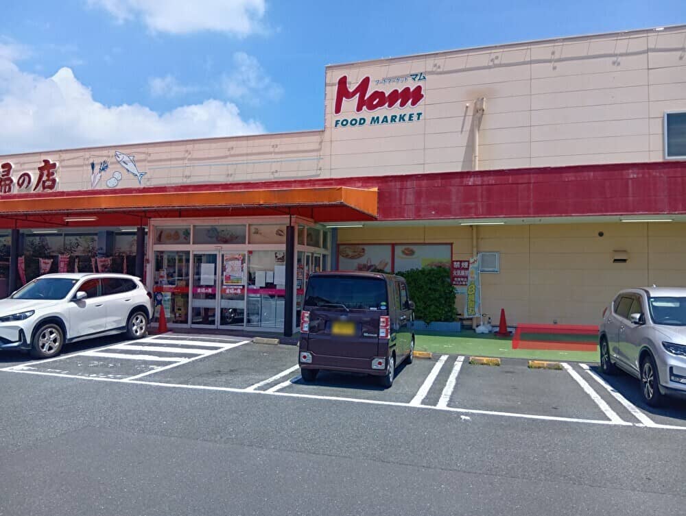 店舗出入口右側 販促プロモーションや物販に最適なスーパー屋外催事イベントスペース